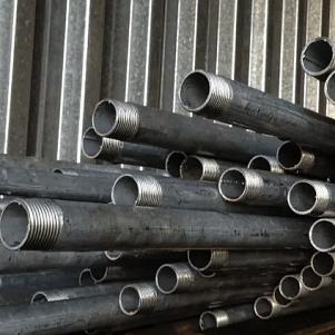 Труба водогазопроводная Ду 65х4 с резьбой